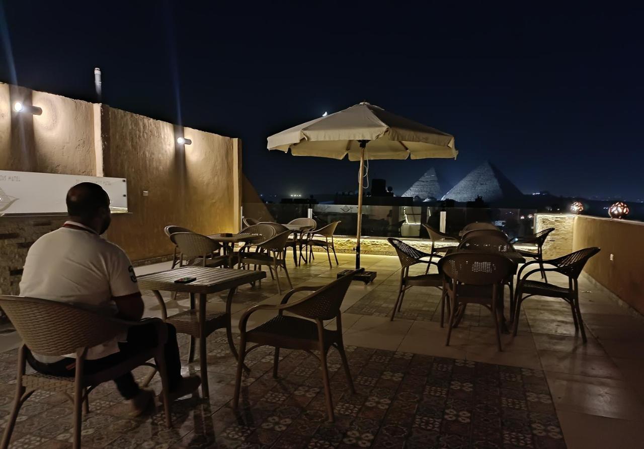 Отель Bedouin Pyramids View Kafrat al Jabal Экстерьер фото